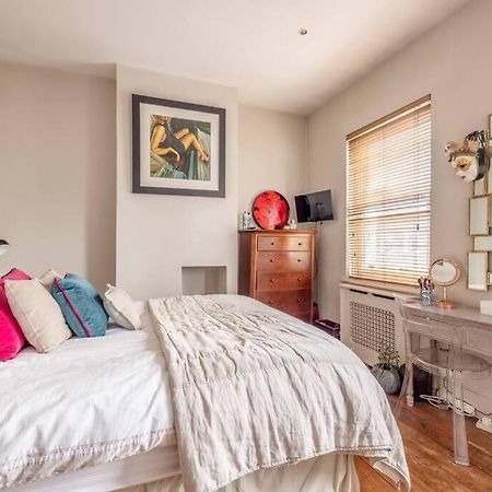 Villa Stylish 2-Bed House With Office And Private Garden Windsor Esterno foto